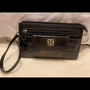Black wristlet